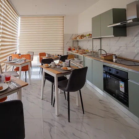 Reddimus 4* Nápoles