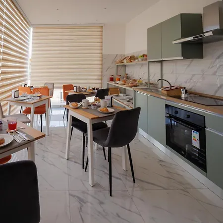 Reddimus Bed and Breakfast Νάπολη