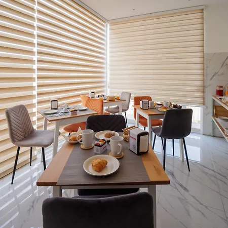 Reddimus ベッド・アンド・ブレックファスト