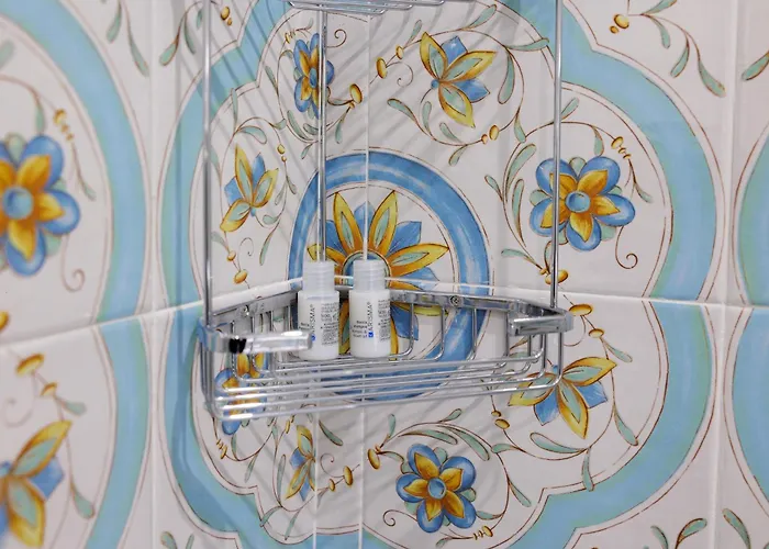 Reddimus Oda ve Kahvaltı Napoli