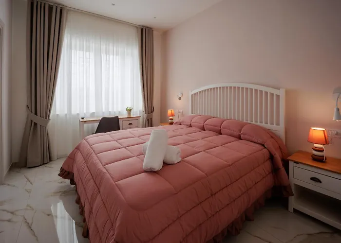 Reddimus Oda ve Kahvaltı 4*