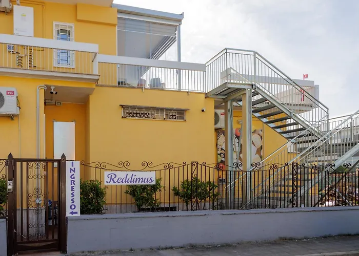 Reddimus Oda ve Kahvaltı Napoli