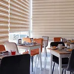 Reddimus 4* Naples