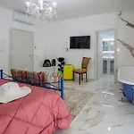 Reddimus 4* Naples